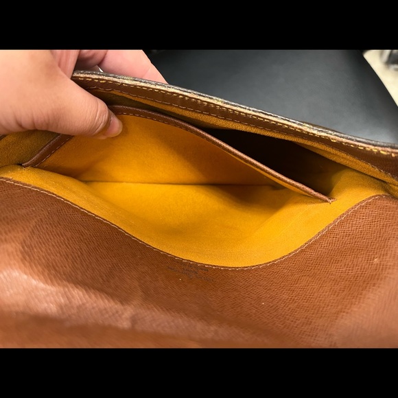 Louis Vuitton Tango w/ Long strap - Picture 13 of 16